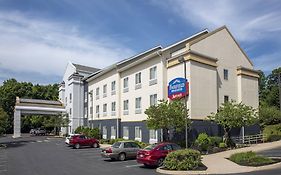 Fairfield Inn & Suites By Marriott State College